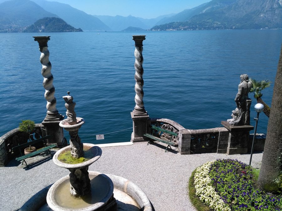 Seeseite der Villa Monastero in Varenna am Comer See