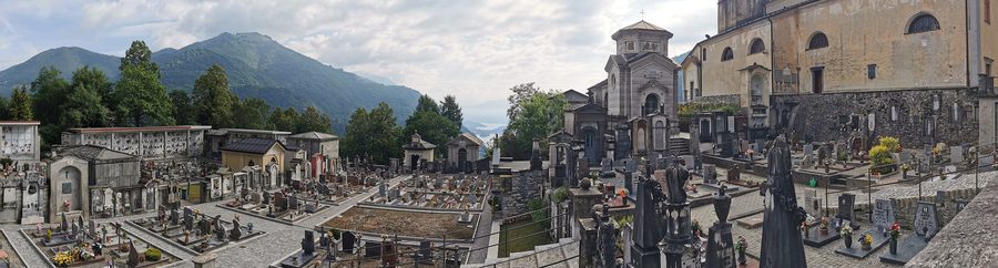Vista panoramica del cimitero di Schignano