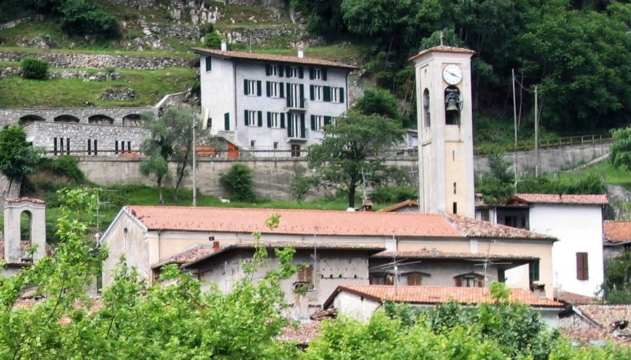Außenansicht der Chiesa della Purificazione di Maria in Cima di Porlezza