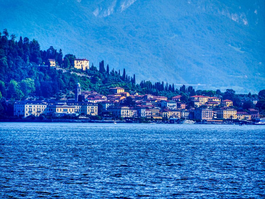 Blick von Griante auf den Comer See und Bellagio
